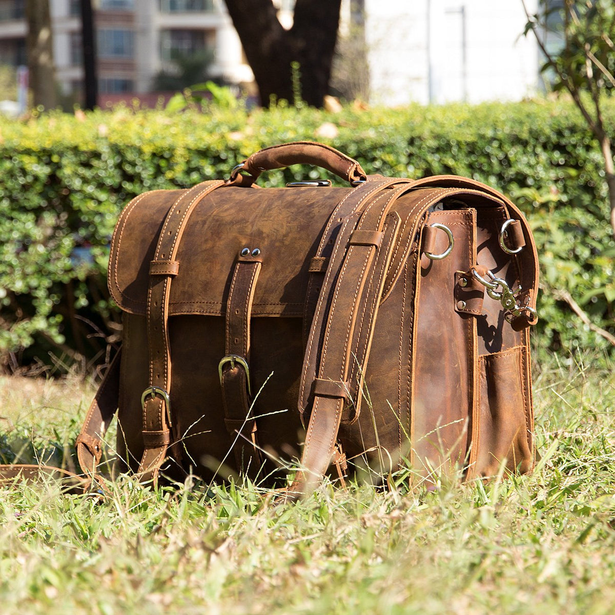 Leather Messenger Bag O415728