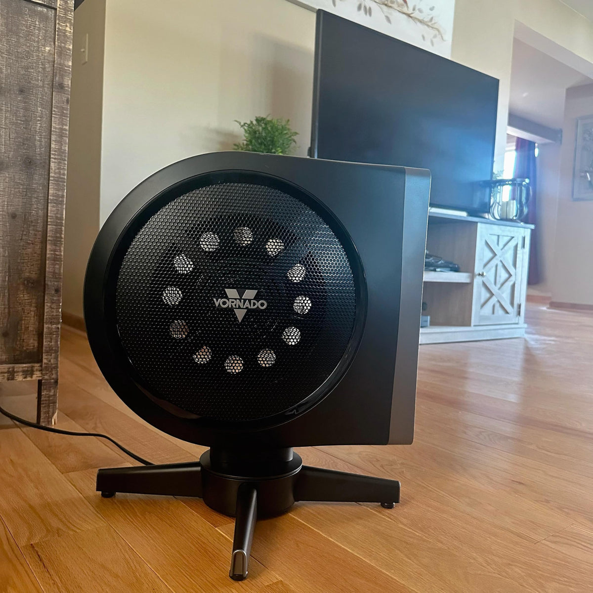 Compact Oscillating High Velocity Floor Fan with Remote Control, 5 Speeds, Black K17390